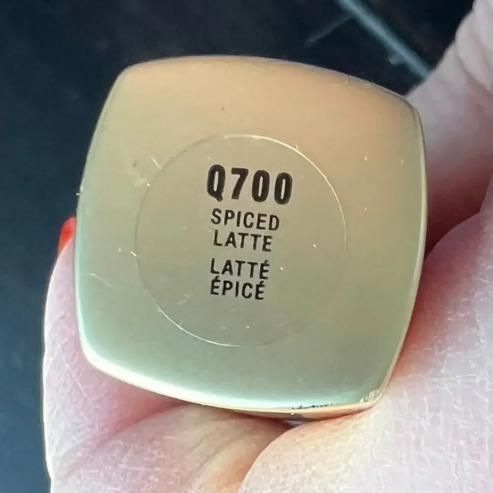 CoverGirl Queen Collection Colorlicious Lip Gloss Spiced Latte (Q700) NWOB